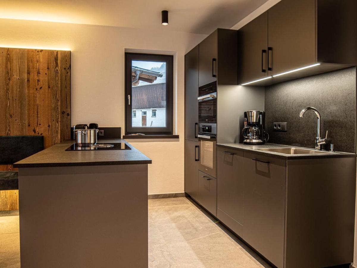 Apartment In Wald Im Pinzgau With A Carport Exterior photo